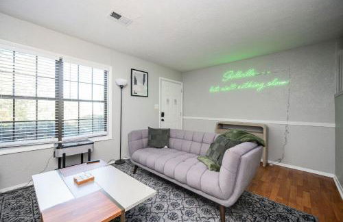 Vibrant Family Retreat~Sleeps 8~2 Kings~ Game Room - Foto 7