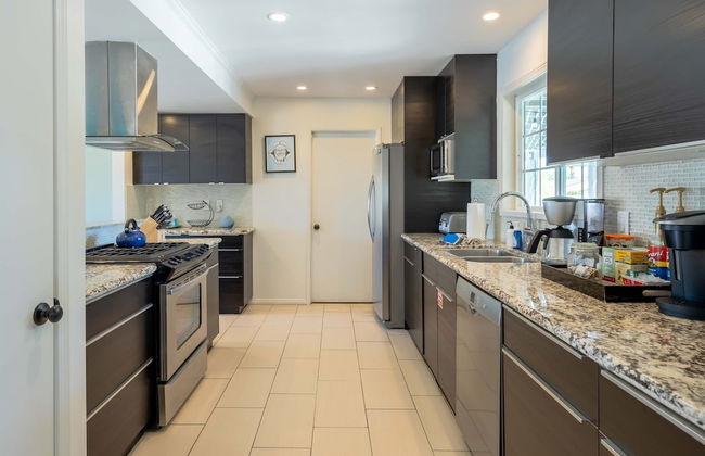 Relax at the 3BR Tranquil Oasis in Palm Springs - Foto 42