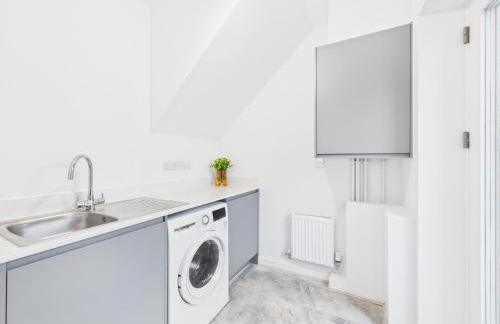 Beachside Retreat by Signature Stays - Modern Coastal Home - Foto 2