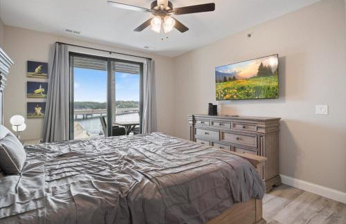 Lakefront Topsider Condo w/ Boat Slip, 2 Pools & Large Deck - Foto 27