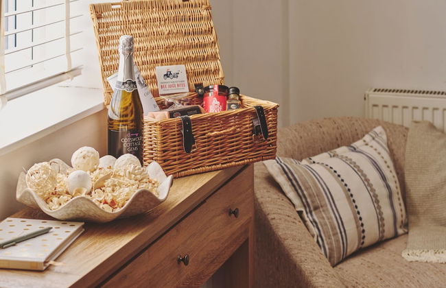 Oakey Cottage - Photo 2