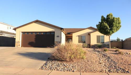 Desert Ranch - Photo 2