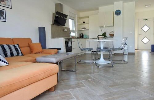 Pola kuće sa bazenom-Eja - Foto 7