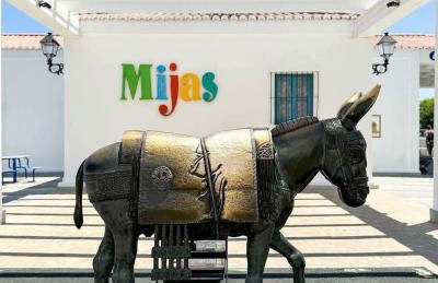 Riviera Del Sol Apartment - Photo 17