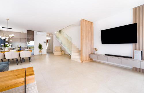 Villa Mirakul, new modern villa with swimming pool, close to the beach, children playroom, quiet area- by TRAVELER tourist agency Krk - ID 2680 - Foto 29