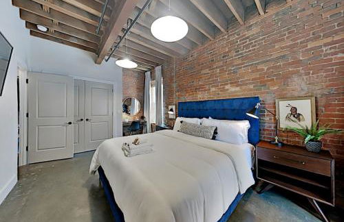 One-Of-A-Kind! Roll Up Garage Door-Pool, Speakeasy - Foto 41