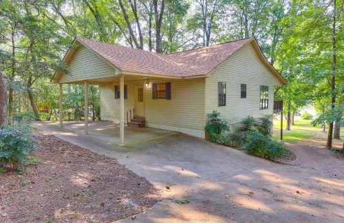 Waterfront Wheeler Lake Home with Furnished Deck - Photo 22