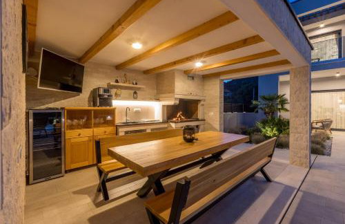 Luxury Villa Diana with heated pool and jacuzzi - Foto 46
