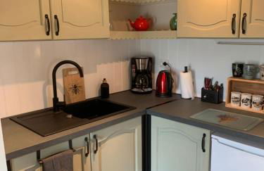 Countryside Retreat in Brittany 2 Bedrooms Sleeps 4 Pet Friendly Heated Swimming Pool Free Wifi - Foto 25