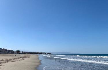 Khroma Luxury Suite 2 Beach front apartment - Photo 36