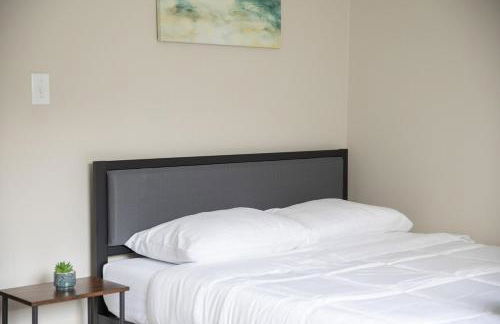 1BR Near UAB with Free Parking, Fast Wi-Fi, Workspace - Foto 4