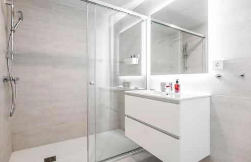 Nice Apartment In Estepona With Wifi - Photo 16