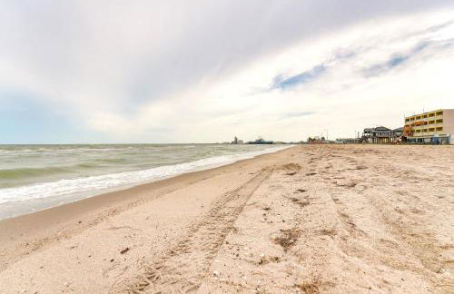 Beachfront Corpus Christi Condo with Pool Access! - Foto 25