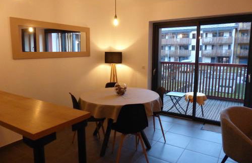 Le 206 Appartement Moderne et Cosy-Terrasse -Centre-Parking-Wifi - Foto 8