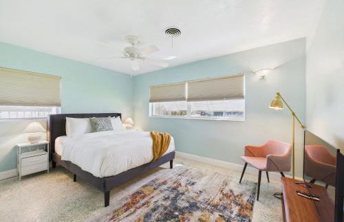 Pet-Friendly 3BR Coastal Retreat Walk to Beach - Foto 5