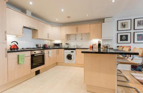 Central Home with Parking near Waterloo & St Thomas & Big Ben & Parliament - Foto 4