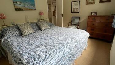 Seaview House, lovely ground floor flat with garden, minutes walk to beach - Foto 3