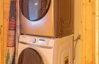 Cabin #6 Bobcat Bunkhouse - Pet Friendly - King Bed - Sleeps 4 - Photo 22