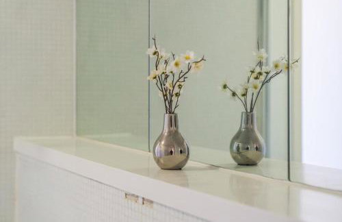 High-Rise Luxury 2-Beds and 2-Baths - Central - Relocation, and Family Friendly - Foto 21