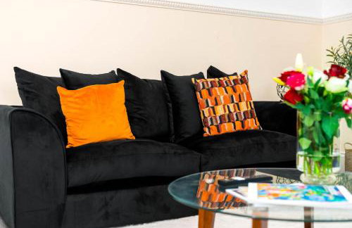 Modern 6-Bedroom Home - Sleeps 12 - Parking - Garden 568P - Foto 19