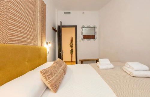 21 Sleeps Private Pool Villa & BBQ Near Barcelona - Foto 34