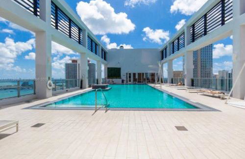 Sun-Splashed 1BR Condo unit in DWTN Miami with WFH - Foto 29