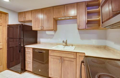 White Mountain Escape with Separate In-Law Suite! - Foto 35