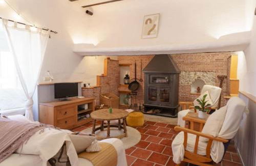 Casa rural con jacuzzi y chimenea en paraje único - La Casa del Pino - Foto 3