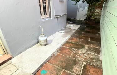 Apartamento central com pátio, 1 quadra do calçadão - Foto 5