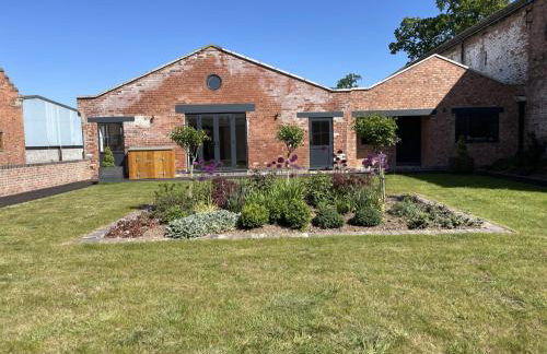 Finest Retreats - Courtyard View at Longford - Photo 5