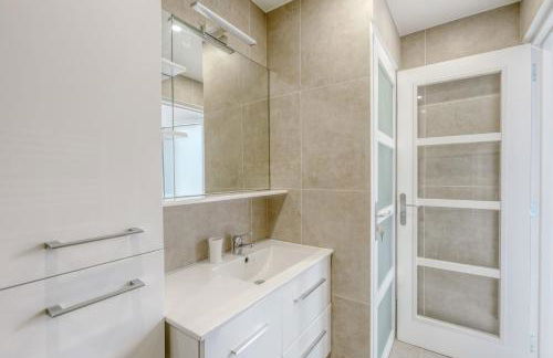 Renovated 1-bedroom apartment with sea view and large balcony Aiguebelle - Foto 25