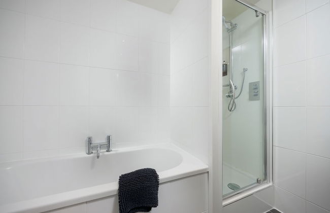 Modern 3 Bed Apartment - Parking - Foto 29