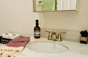 Cozy Casita by Jungle House Downtown & Short North Free Parking 5 800 Reviews Near Convention Center & Nationwide Arena & Ohio State Walk to High Street - Foto 17