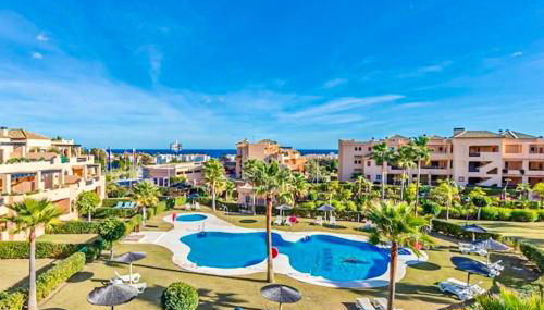 Casares Beach Golf Apartment With Private Garden Direct Pool Access - Photo 2