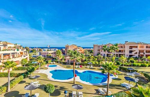 Casares Beach Golf Apartment With Private Garden Direct Pool Access - Photo 2