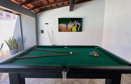 Casa Iguassu - Casa com churrasqueira e piscina em Foz do Iguaçu - Lazer para família e amigos - Foto 5