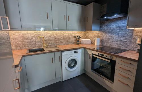 Beautiful Modern Coventry City Centre Apartment - Foto 13