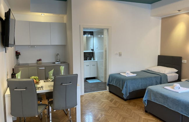 Apartment City with Parking - Photo 3