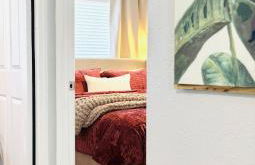 3BR Oasis DT ORL, Full Kitchen & Fenced Yard! - Foto 30