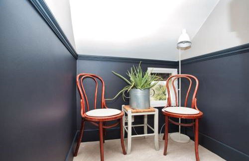 Restful and Cosy 4 Bed Home Minutes from the Beach - Foto 26