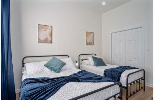 5BR3BA Minutes from the Action with Skyline Views - Foto 24