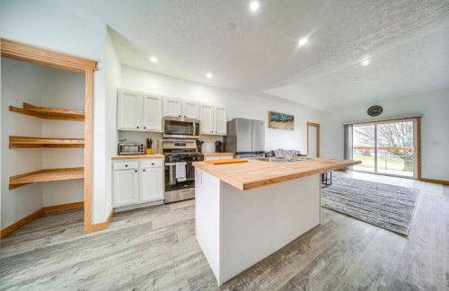 Balcony and Golf Course View Quiet Erie Getaway - Foto 9