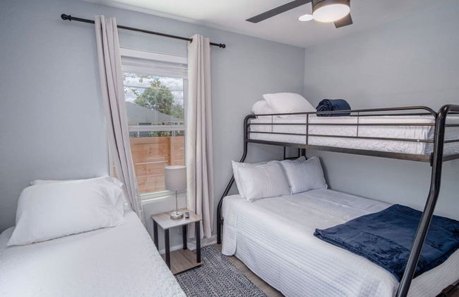 Cozy and Lovely 2BR 1BA Apt B Near Lively Downtown - Foto 24