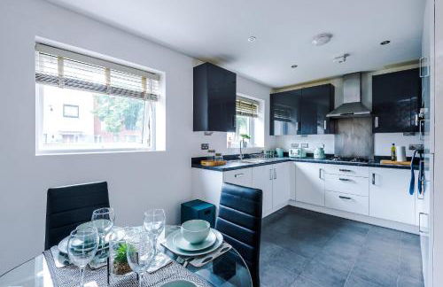 Coop Live Arena & Etihad Stadium 4Bedroom Townhouse with Free Parking - Foto 12