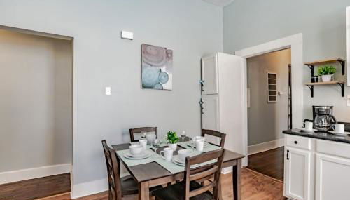 Mins from Downtown & Dining, Dauphin Darling 2 - Photo 3