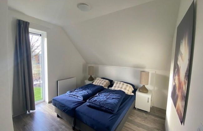 5 bedroom House in Biddinghuizen with swimming pool and terrace - Photo 9