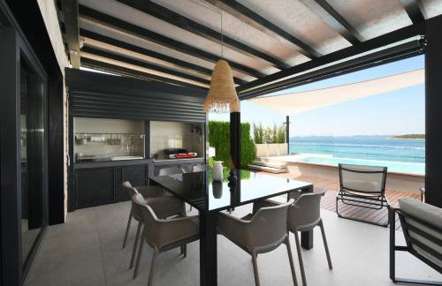 Luxury Feel Good House by the Sea with the Pool - Foto 47