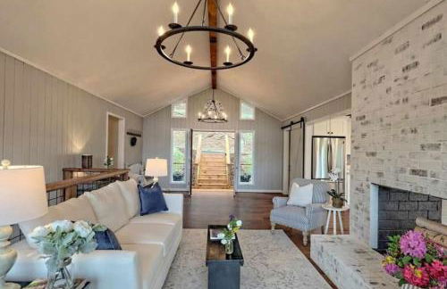 Stunning Modern Rustic Lake Retreat PRVT BOAT SLIP - Foto 19