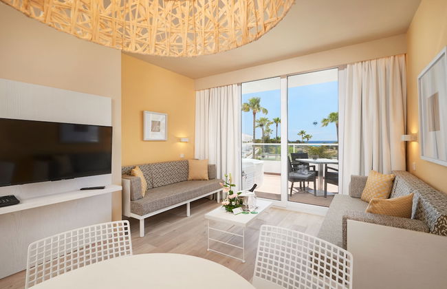 Protur Vista Badía Aparthotel - Photo 12