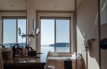 Stunning House with Views of Puget Sound! Ideal for Family Reunions - Photo 90